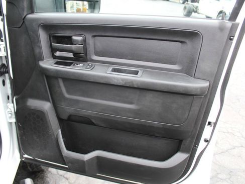 Used 2024 RAM 3500 Tradesman w/ Chrome Appearance Group image 26