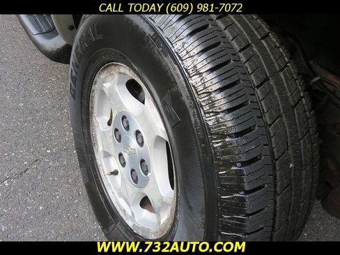 Used 2004 Chevrolet Suburban LT w/ Preferred Equipment Group AWD/4WD image 13