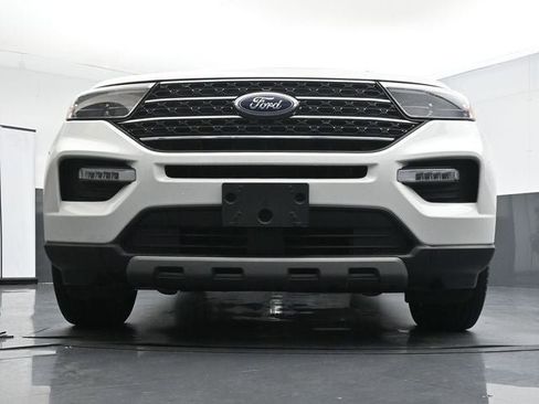 Used 2023 Ford Explorer XLT w/ Equipment Group 202A AWD/4WD image 29