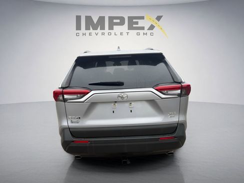 Used 2020 Toyota RAV4 XLE w/ All Weather Liner Package AWD/4WD image 4