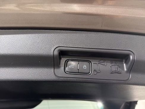 Used 2021 Ford Explorer Platinum w/ Equipment Group 601A AWD/4WD image 13