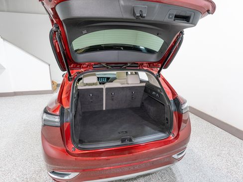 Used 2022 Buick Envision Avenir w/ Technology Package II image 36