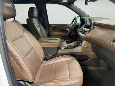 Used 2023 Chevrolet Tahoe High Country w/ LPO, Illumination Package AWD/4WD image 18
