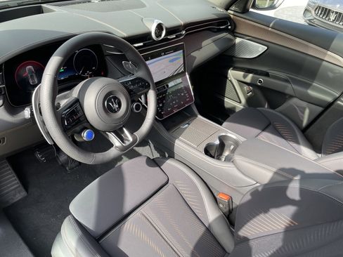 New 2025 Maserati Grecale Folgore image 16