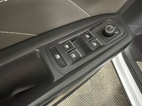 Used 2021 Volkswagen Atlas SE w/ Panoramic Sunroof Package AWD/4WD image 10