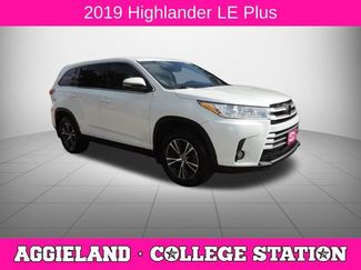 Used 2019 Toyota Highlander Plus FWD video 1