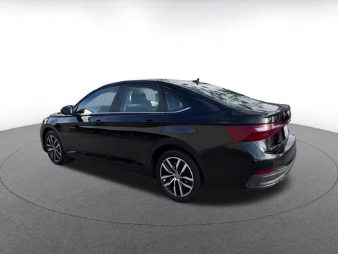 Used 2025 Volkswagen Jetta SE image 10