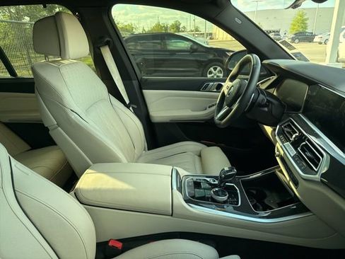 Used 2023 BMW X5 M50i w/ Executive Package image 4