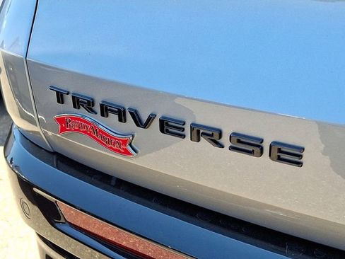 Used 2024 Chevrolet Traverse RS FWD image 25