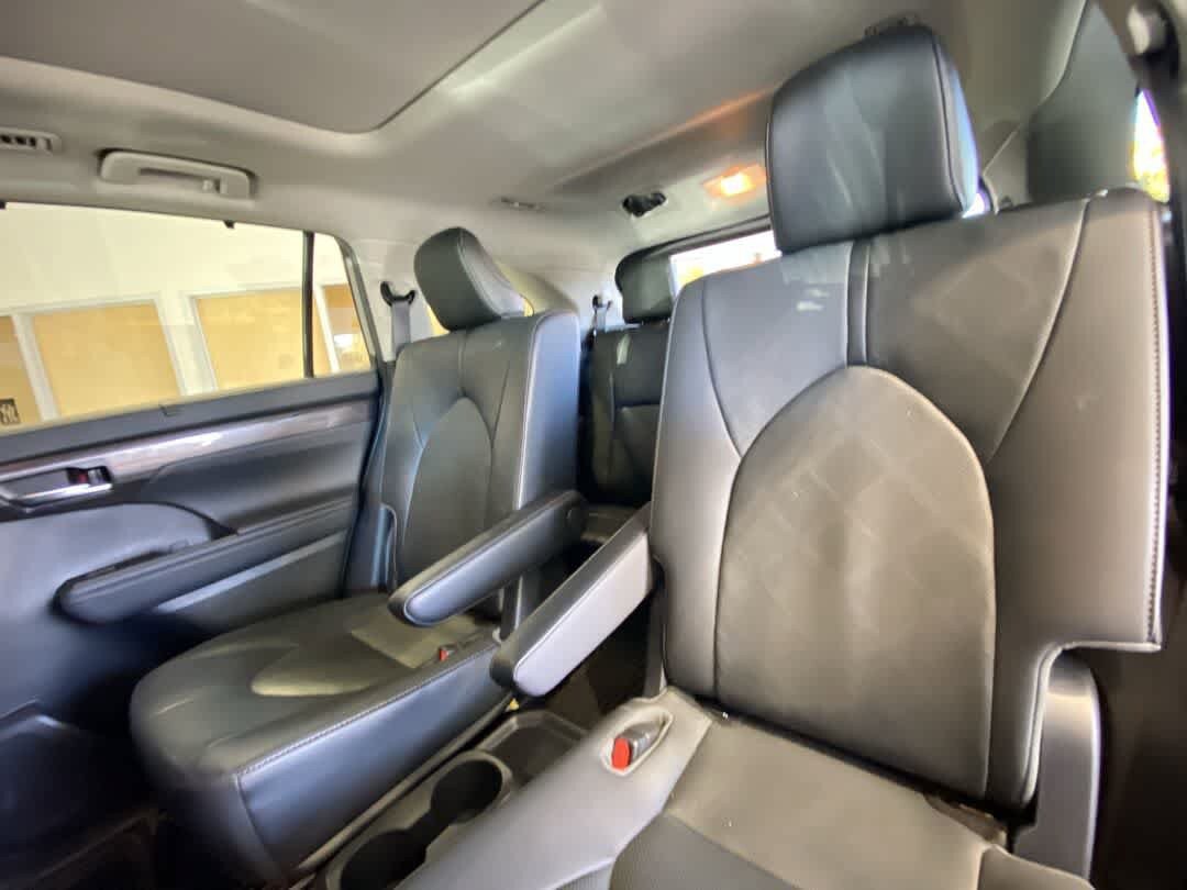 Used 2021 Toyota Highlander Platinum AWD/4WD image 25