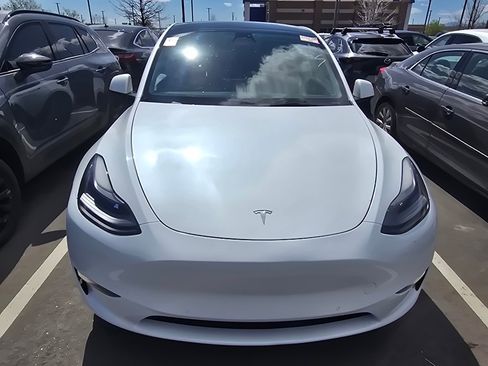 Used 2022 Tesla Model Y Performance image 6