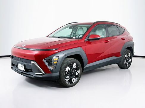 Used 2024 Hyundai Kona SEL image 3