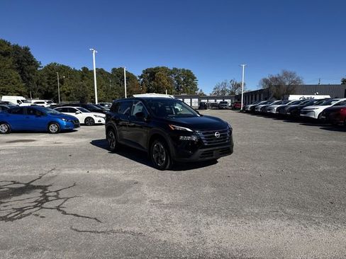 New 2026 Nissan Rogue SV image 3