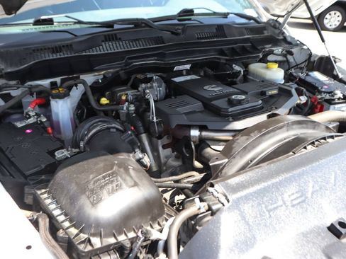 Used 2018 RAM 2500 SLT AWD/4WD image 11