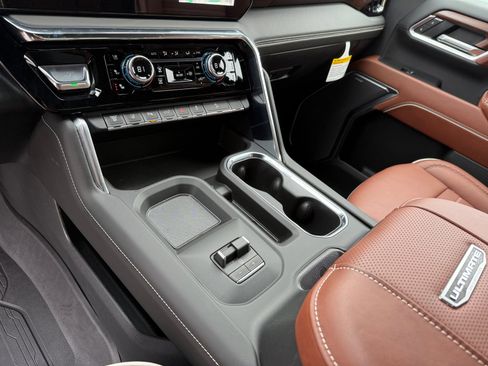 New 2025 GMC Sierra 2500 Denali Ultimate w/ Max Trailering Package image 13