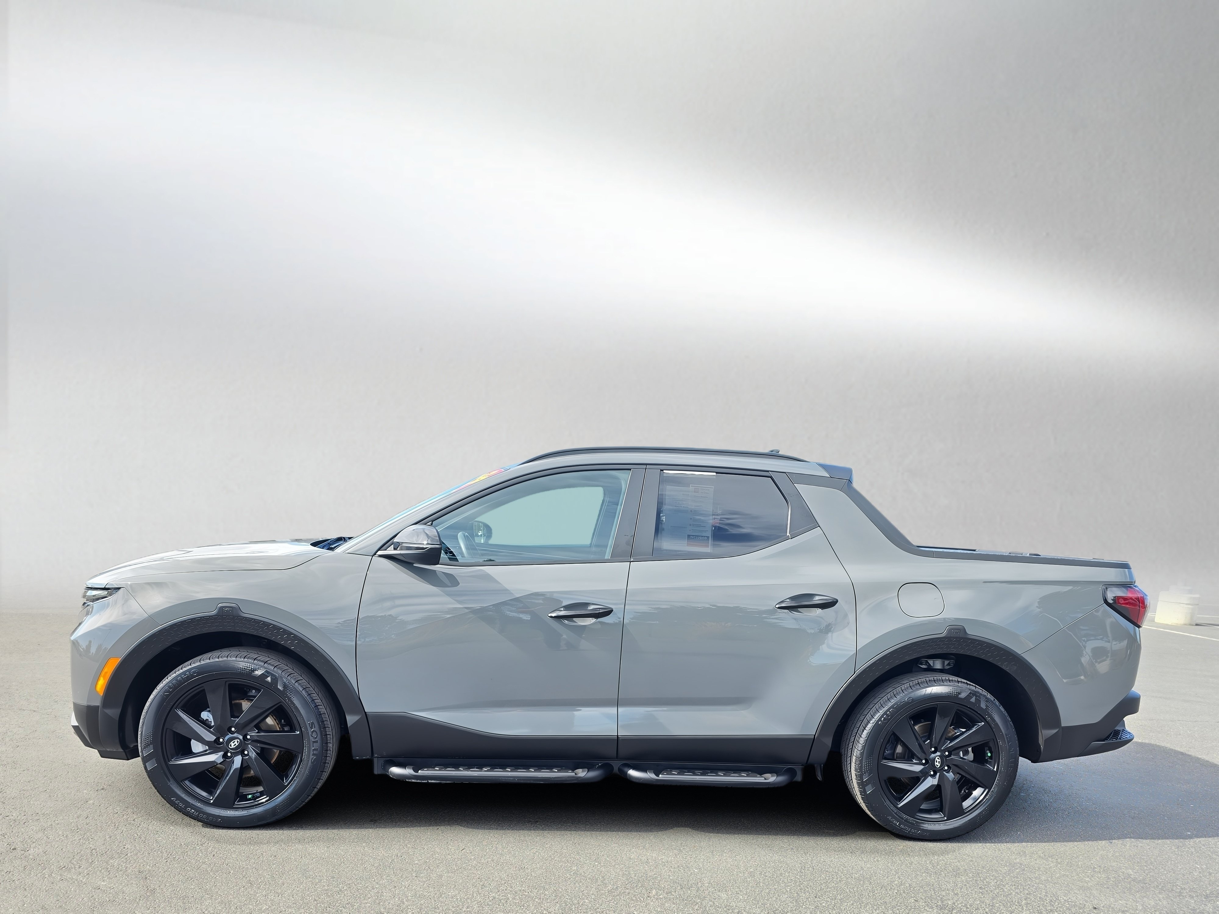 Used 2024 Hyundai Santa Cruz Night AWD/4WD image 2