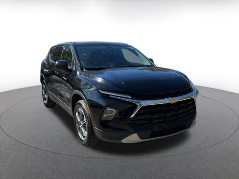 Used 2025 Chevrolet Blazer LT image 1
