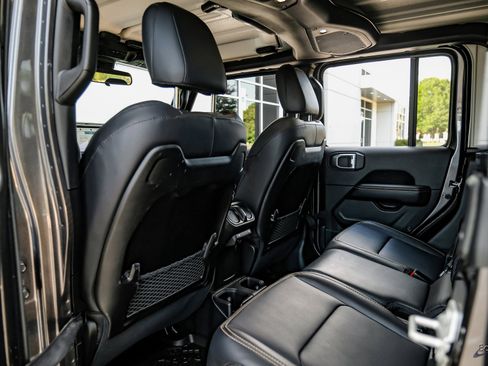 Used 2024 Jeep Gladiator Sport image 69