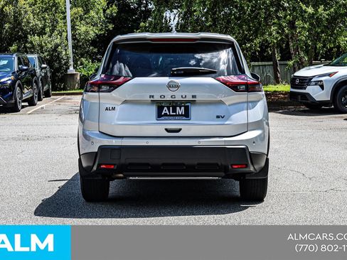 Used 2024 Nissan Rogue SV FWD image 12