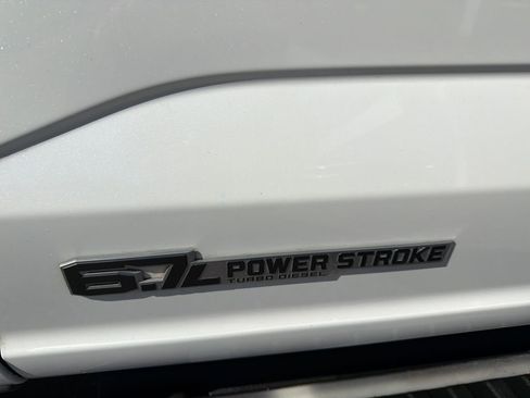 Used 2023 Ford F350 Lariat image 15