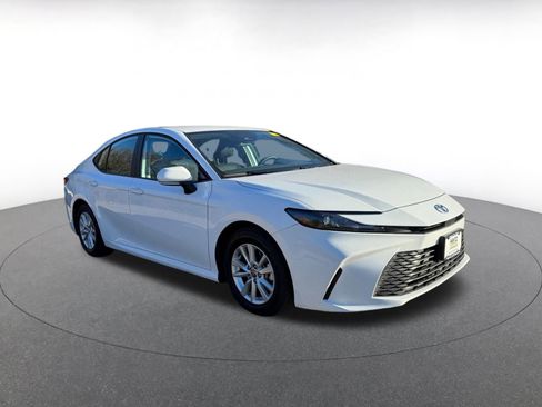 Used 2025 Toyota Camry LE image 1