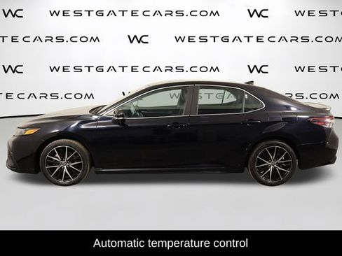 Used 2024 Toyota Camry SE image 5