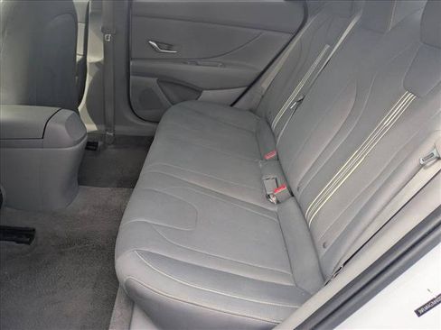 Used 2021 Hyundai Elantra SEL FWD image 17