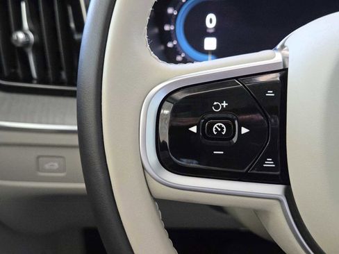 Used 2025 Volvo XC60 B5 Ultra w/ Protection Package Premier image 27