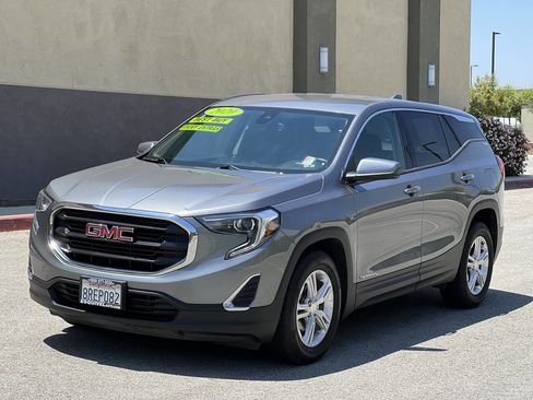 Used 2020 GMC Terrain SLE image 3