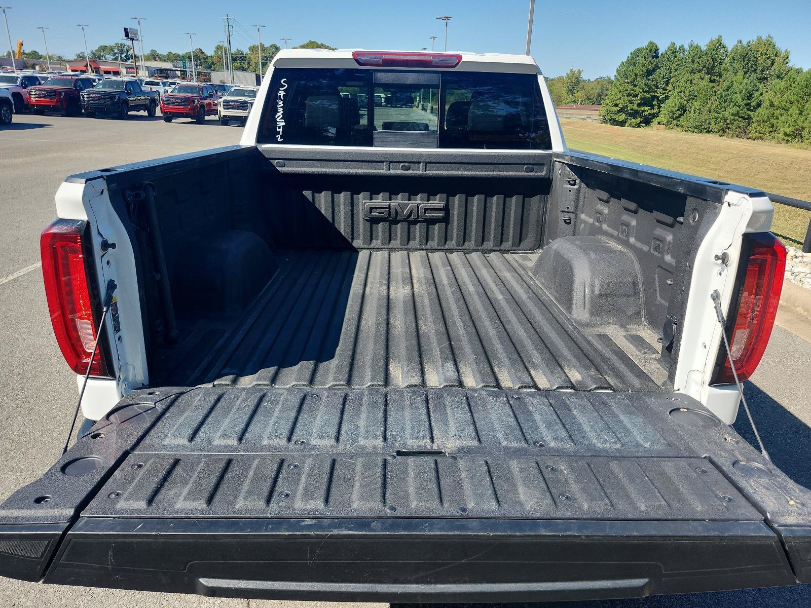 Used 2025 GMC Sierra 1500 SLT w/ SLT Premium Plus Package AWD/4WD image 8