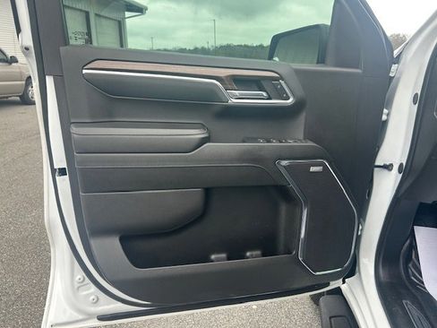 Used 2024 Chevrolet Silverado 1500 LT Trail Boss w/ LT Trail Boss Premium Package image 16