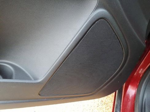 Used 2016 GMC Canyon SLE w/ SLE Convenience Package image 12