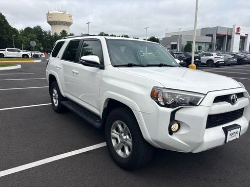 Used 2019 Toyota 4Runner SR5 Premium AWD/4WD image 5