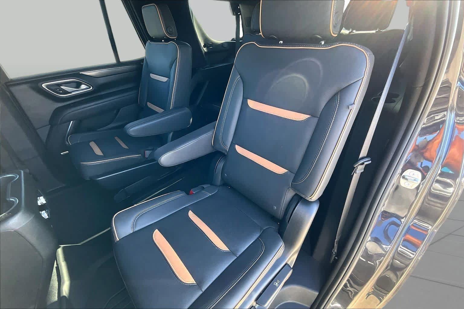 Used 2023 GMC Yukon AT4 w/ AT4 Premium Plus Package AWD/4WD image 19