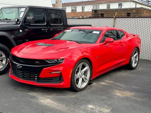 Used 2019 Chevrolet Camaro SS RWD image 6