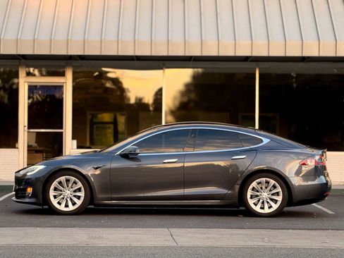 Used 2017 Tesla Model S 75D image 6