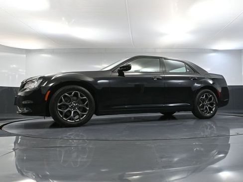 Used 2018 Chrysler 300 S image 52