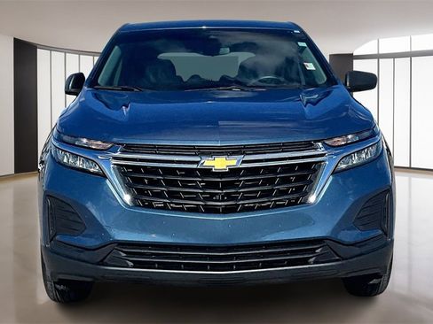 Used 2024 Chevrolet Equinox LS w/ LS Convenience Package image 3
