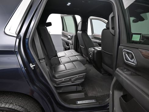 Used 2022 Chevrolet Tahoe LT w/ Luxury Package image 18