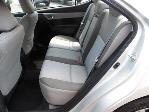 Used 2017 Toyota Corolla LE w/ Carpet Mat Package (TMS) FWD image 8