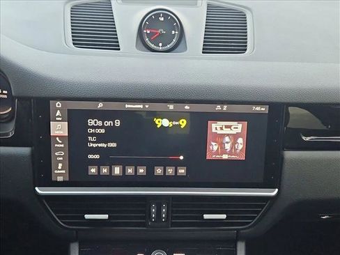 Used 2020 Porsche Cayenne S image 15