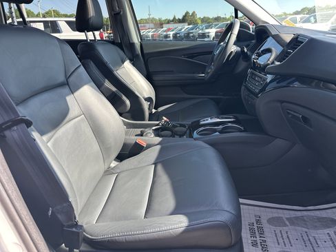 Used 2022 Honda Pilot Touring image 14