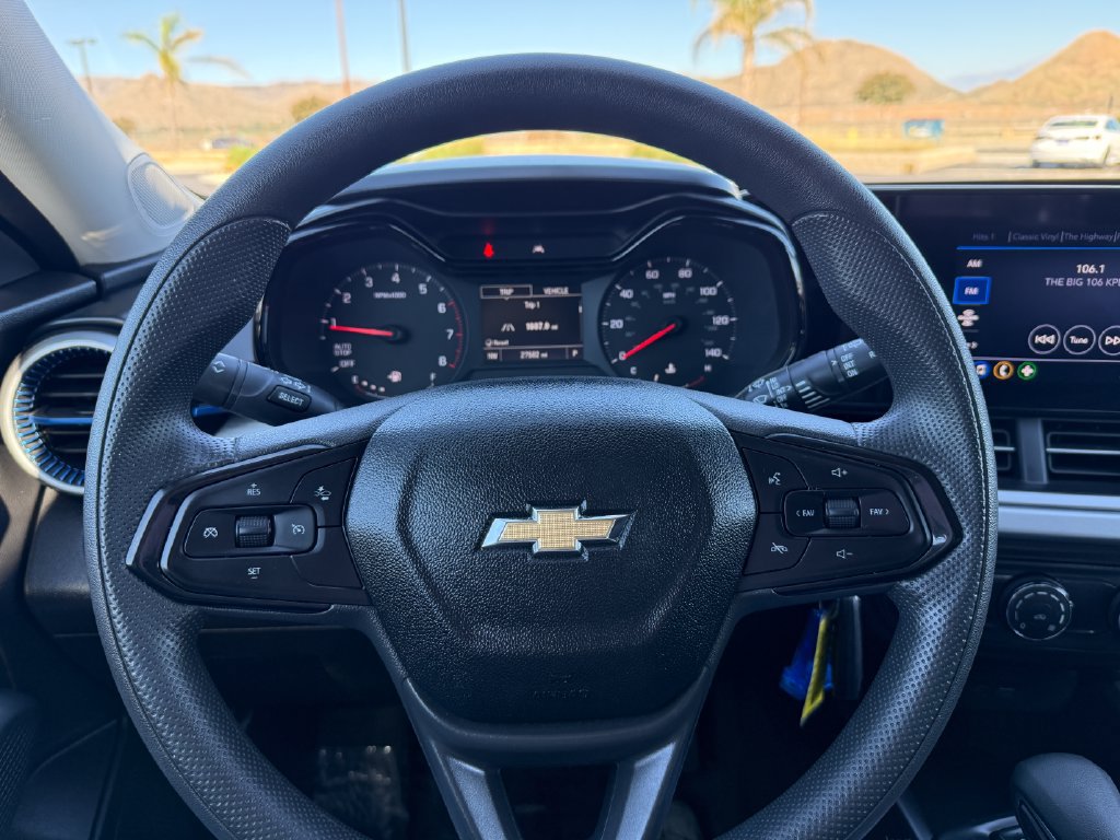 Used 2025 Chevrolet Trax LS FWD image 18