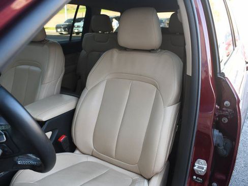 Used 2021 Jeep Grand Cherokee L Limited AWD/4WD image 17