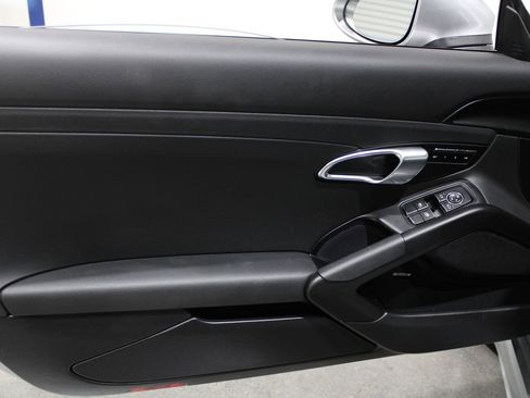 Used 2018 Porsche 718 Cayman image 24