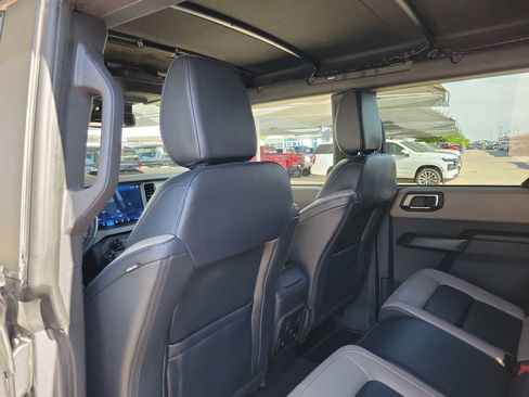 Used 2024 Ford Bronco Wildtrak image 16