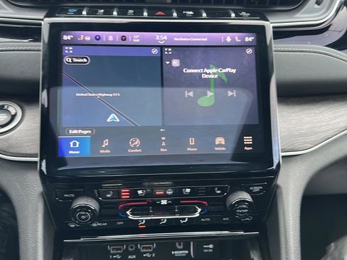 Used 2023 Jeep Grand Cherokee 30th Anniversary AWD/4WD image 16