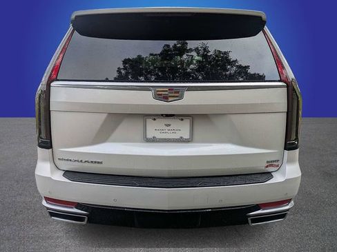 Used 2022 Cadillac Escalade Premium Luxury AWD/4WD image 4