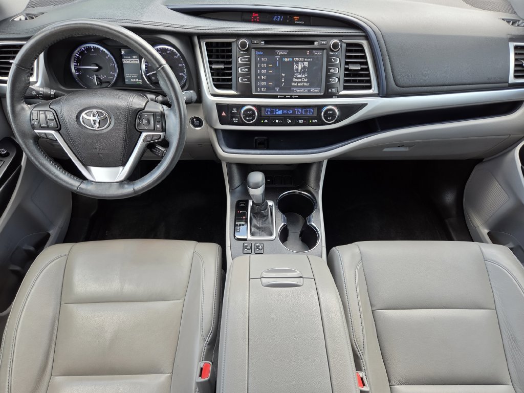 Used 2018 Toyota Highlander XLE FWD image 28