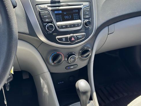 Used 2017 Hyundai Accent SE FWD image 19